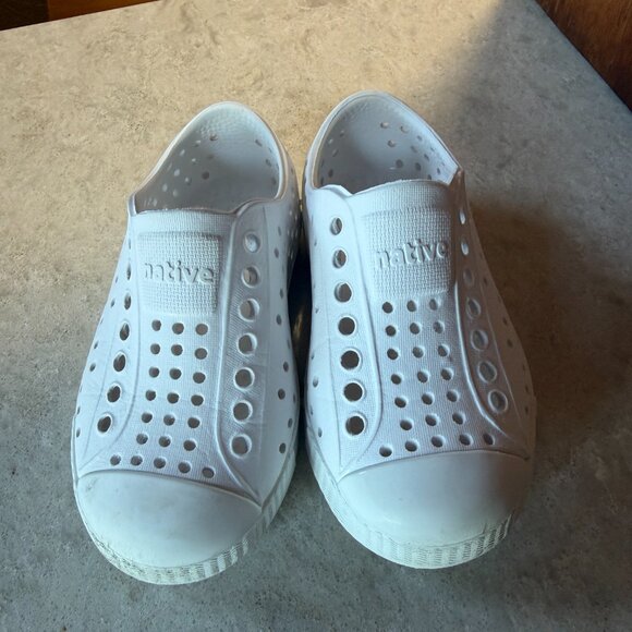 native shoes * white * toddler size 8 - Picture 4 of 7